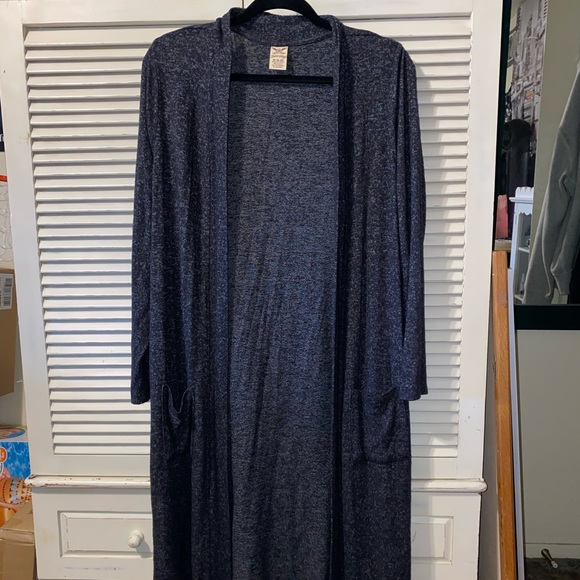 Long Cardigan - Picture 2 of 6